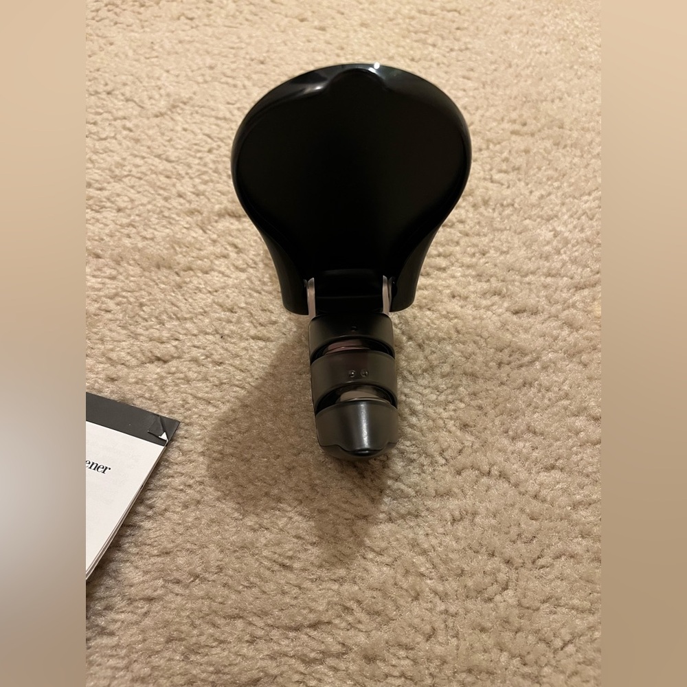 Tupperware tabletop knife sharpener - Picture 2 of 8